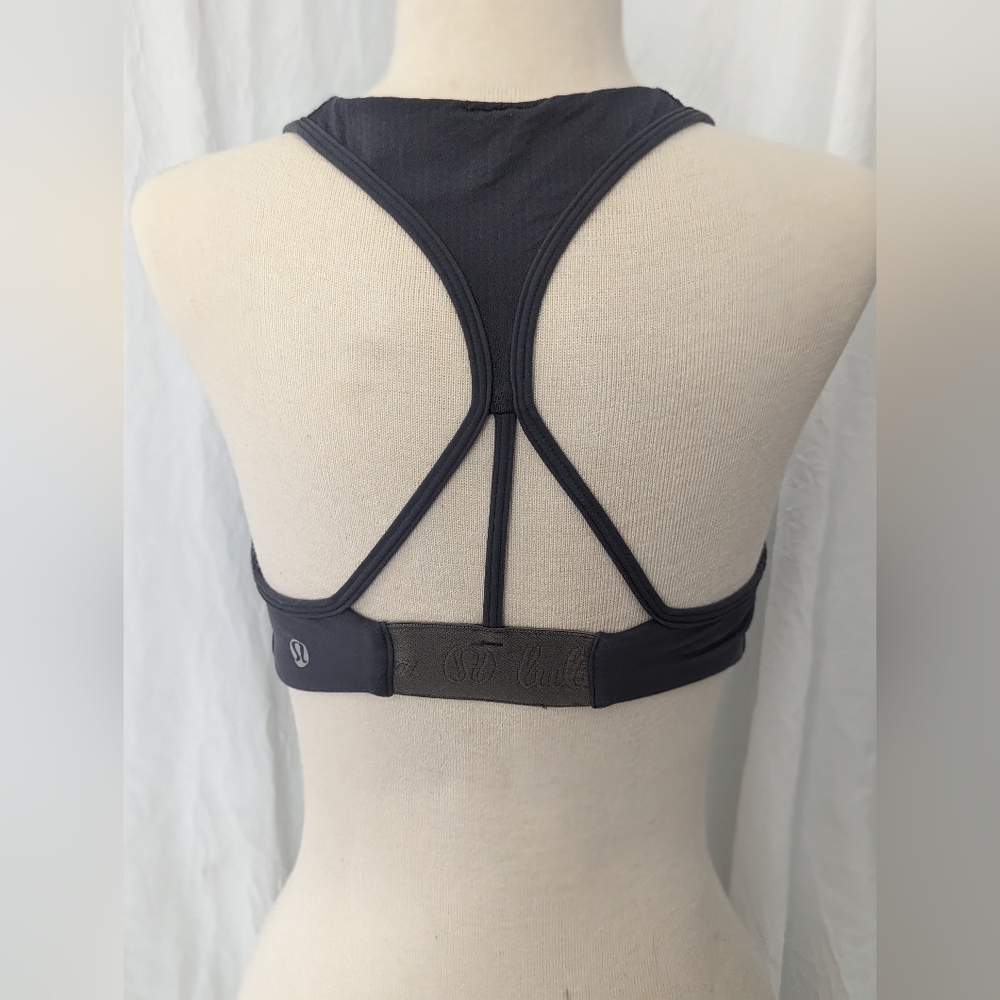 LULULEMON Sports Bra size 4